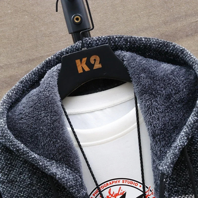 Mens Cardigan Hooded Sweater Autumn Winter Fashion Male Clothing Stitching Color Plus Velvet Thickening Slim Jacket Coat 240816