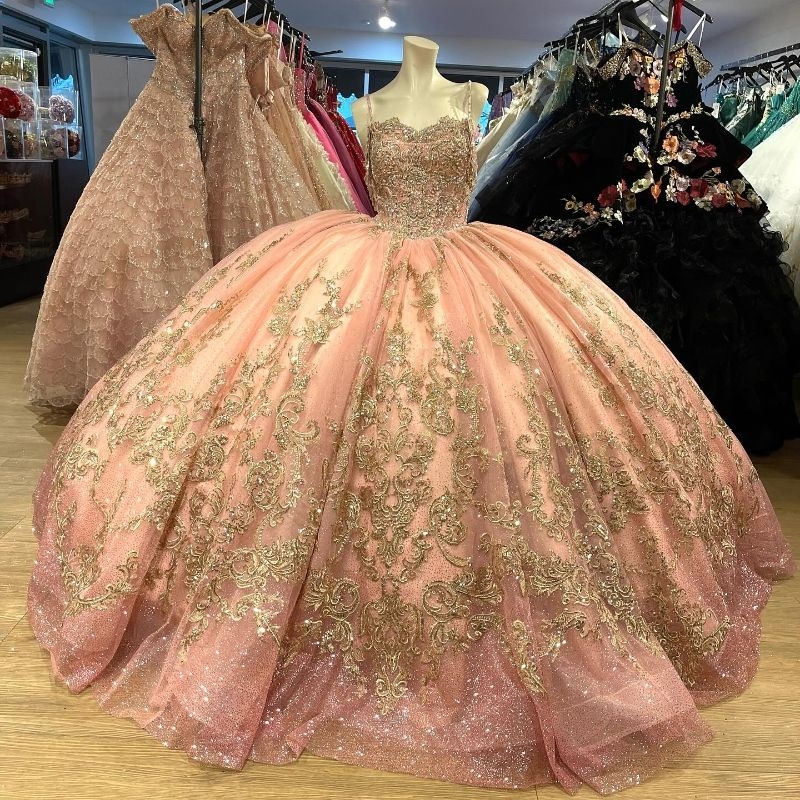 Pink Quinceanera Dresses Spaghetti Strap Sweet 16 Dress Gold Applique Lace Beads Crystal Tull Birthday Party Princess vestidos 15 de