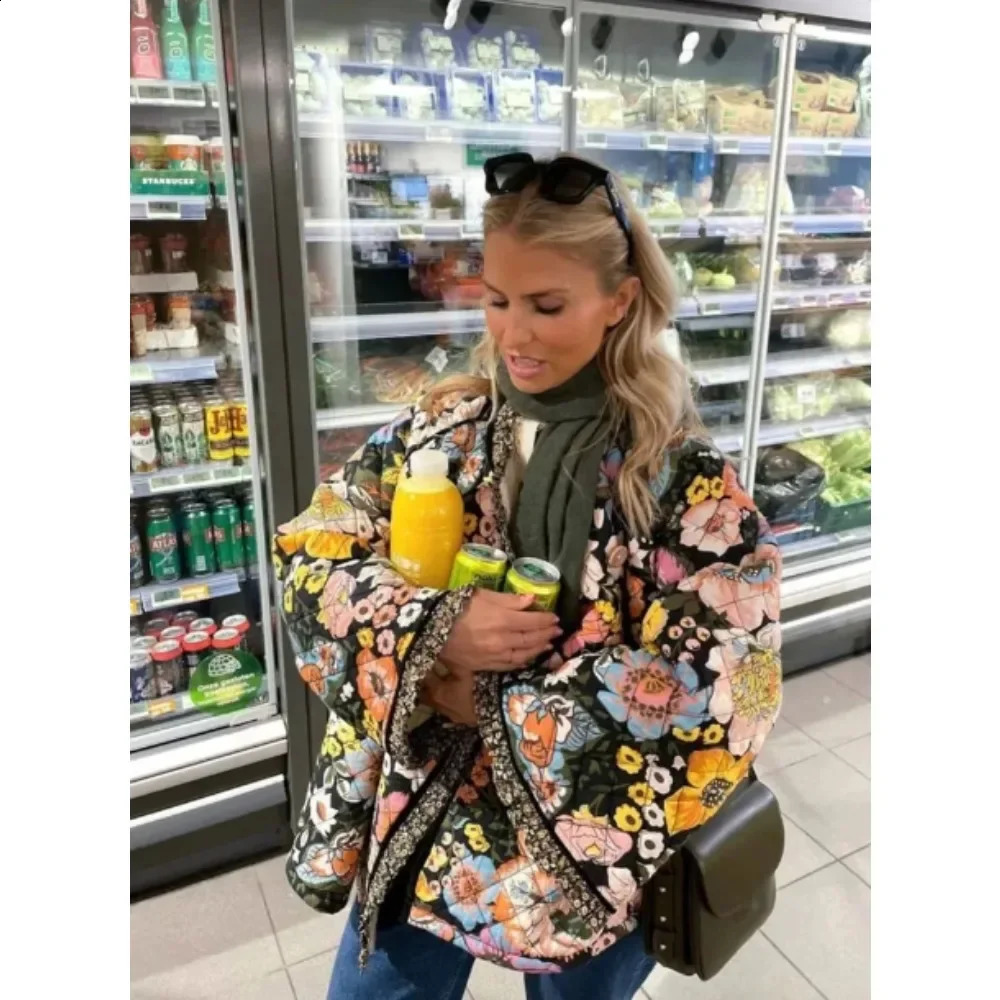 Quilted Jacket Woman Autumn Winter Flower Printed Vintage Demi-season Jacket for Women Coats Tweed Warm Lamb Wool Coat 240819