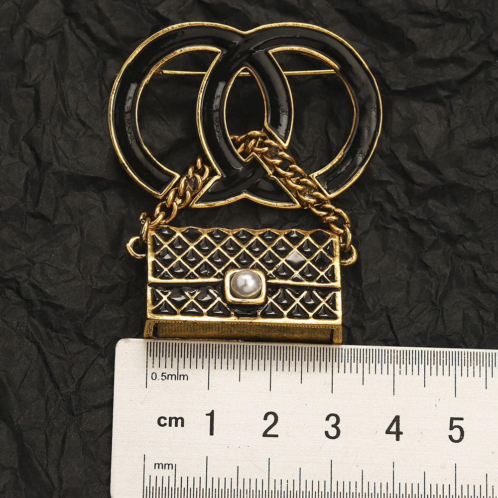 Crystal Brooches for Famous Women 18K Gold Plated Stainless steel Inlay Crystal Rhinestone Classic Jewelry Brooch Charm Pin Marry Wedding Love Gifts Accessorie