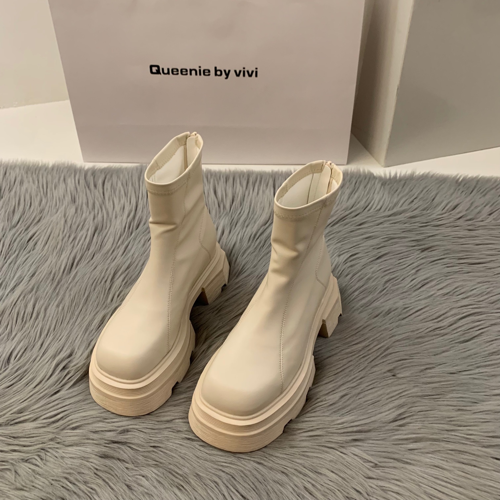 Women's thick soled white square toe Martin boots