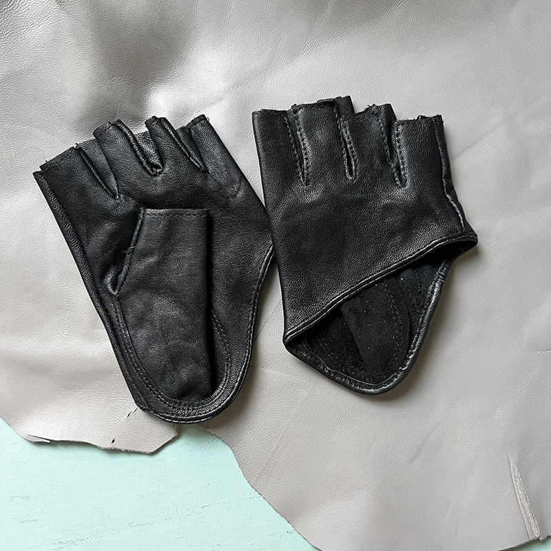 Women's characteristics of black sheepskin half-finger gloves, pure sheepskin material, unlined, ultra-short fingerless motorcycle gloves