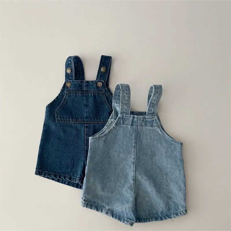 2533C baby denim camisole pants 2024 new summer baby boy jumpsuit fashionable girl with pants casual with childrens shorts W240806