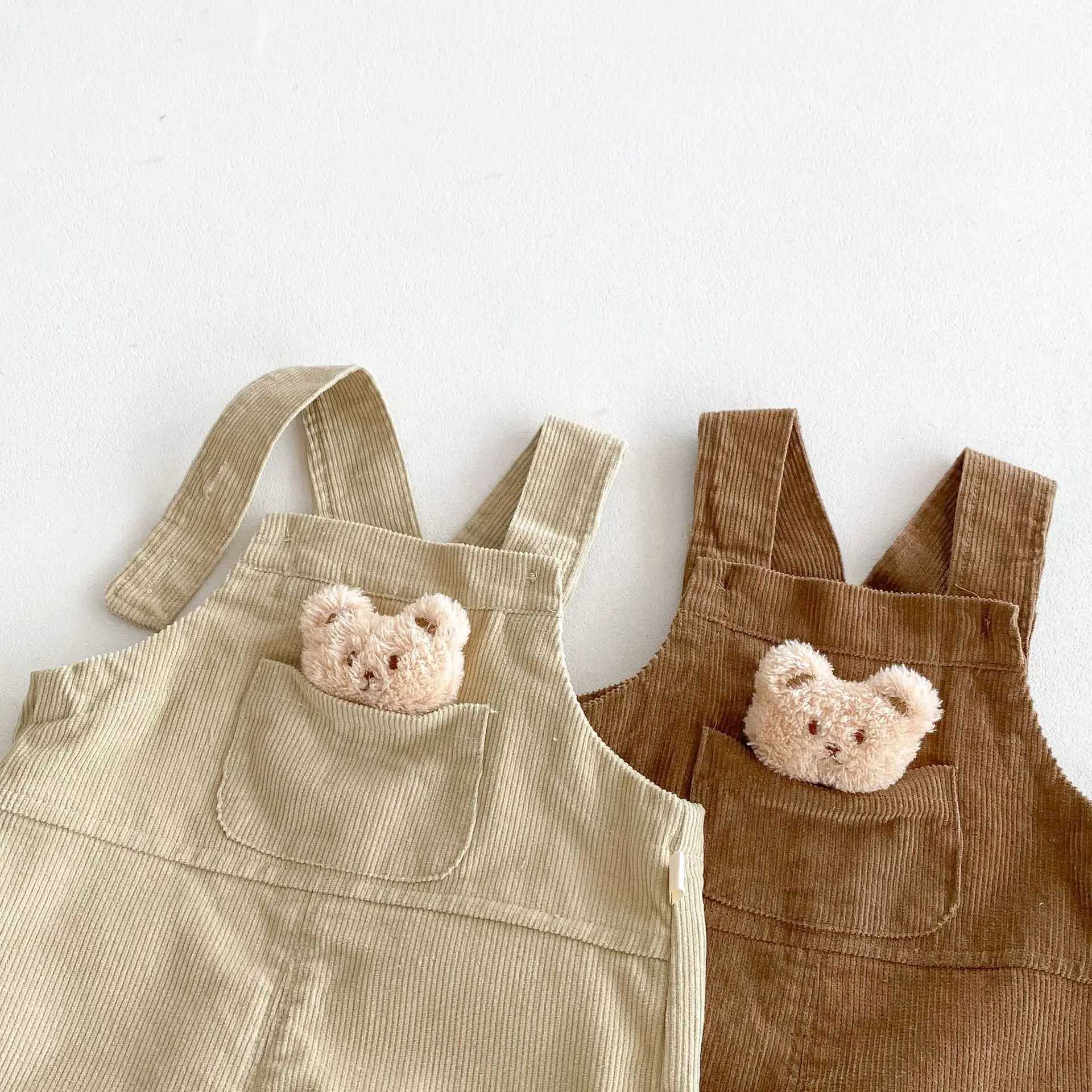 Baby girl boy jumpsuit toddler pocket suspension baby cartoon pants covering spring and autumn childrens clothing Korean style W240806
