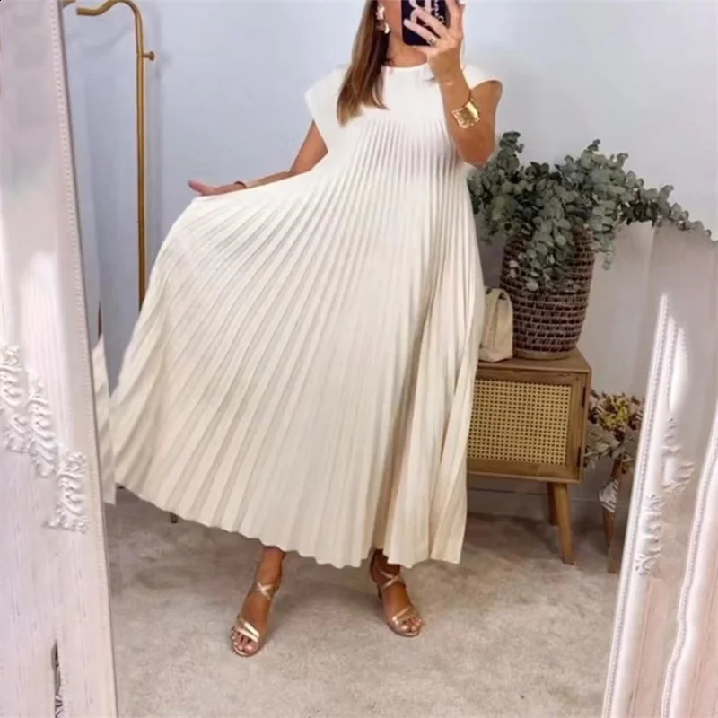 Women Summer Solid Color Pleated Dresses Fashion Comfortable Casual Flying Sleeve Dress Female Side Double Pockets Gown 240816