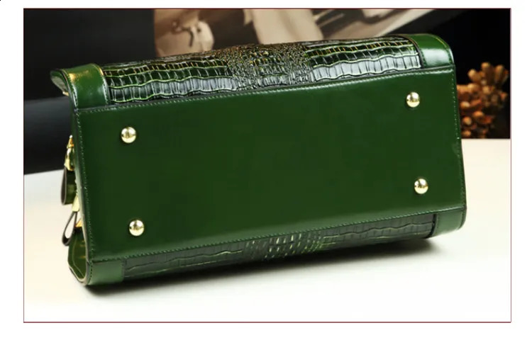 Genuine leather pattern handbag Women middle-aged female mother shoulder messenger multi-layer large bag 240816 c35d 4