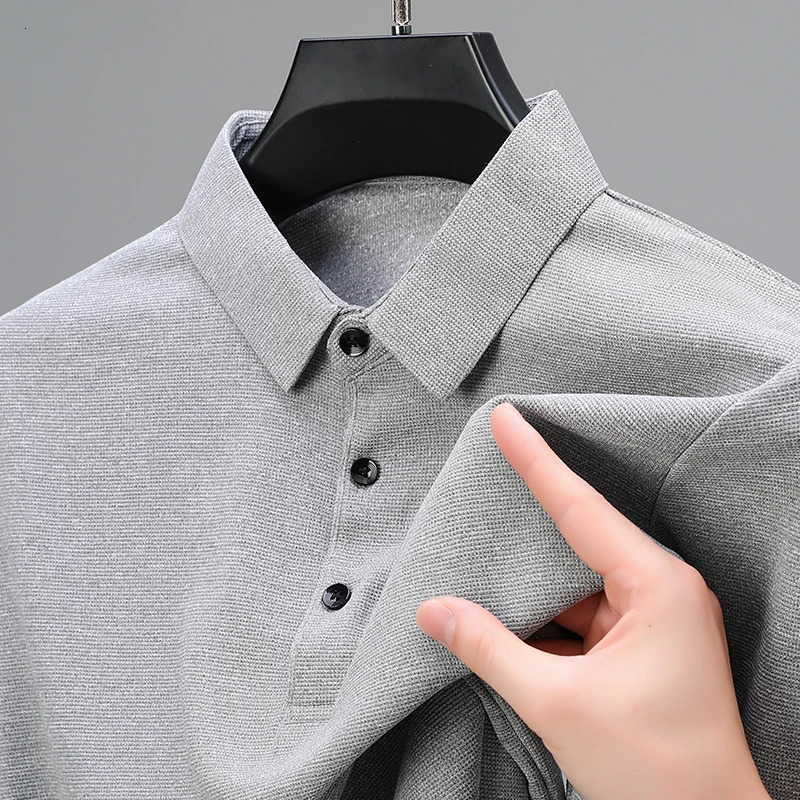 Mens fashionable waffle long sleeved polo shirt summer breathable and comfortable top w240816