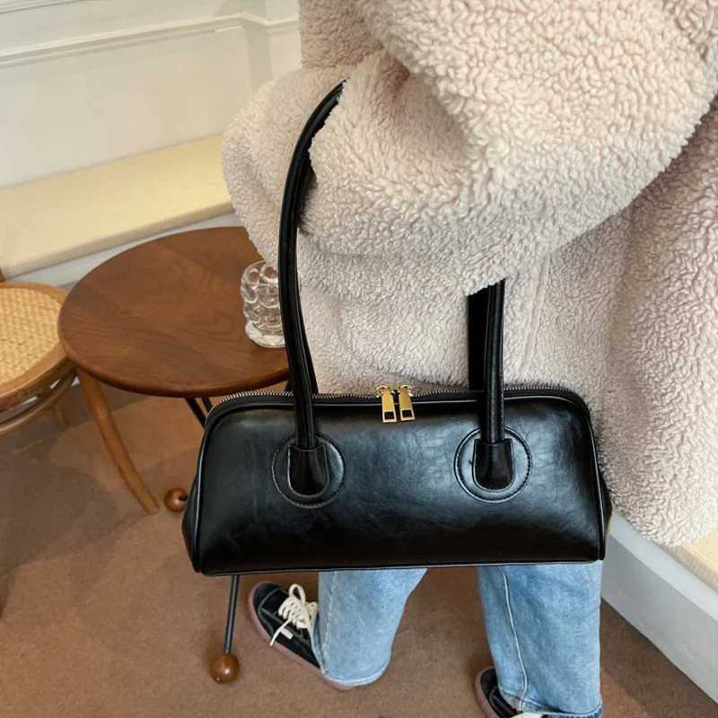 2024 New Boston Pillow Tote Women Real Leather Retro Bowling Bag Designer Handbag Large Capacity Crossbody Bags CL240819