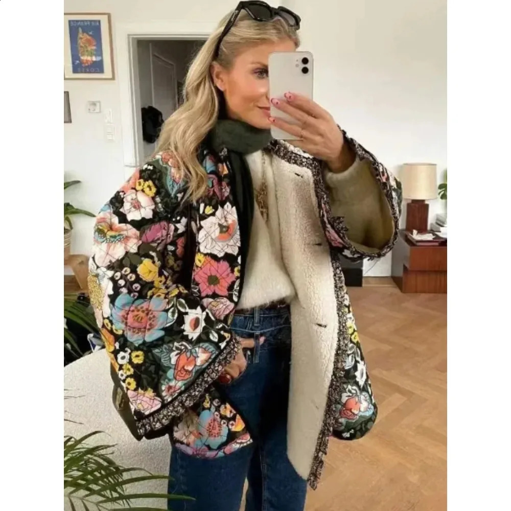 Quilted Jacket Woman Autumn Winter Flower Printed Vintage Demi-season Jacket for Women Coats Tweed Warm Lamb Wool Coat 240819