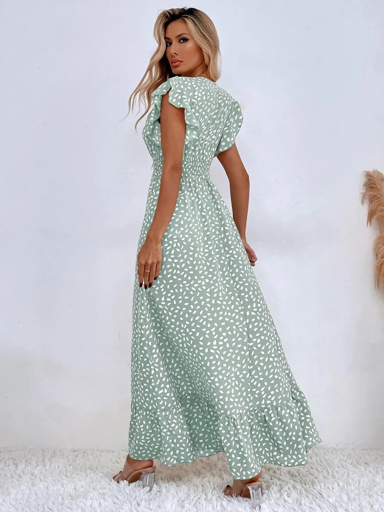 Cross border Foreign Trade European and American Womens Wear 2024 SpringSummer Fashion V-neck Waist Long Dress High Wai 240816