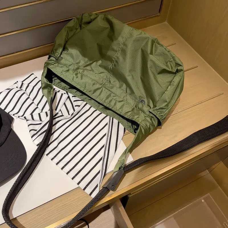 Waterproof Nylon Large Capacity Crossbody Women Versatile Casual Shoulder Simple Girls Bag 240819 4