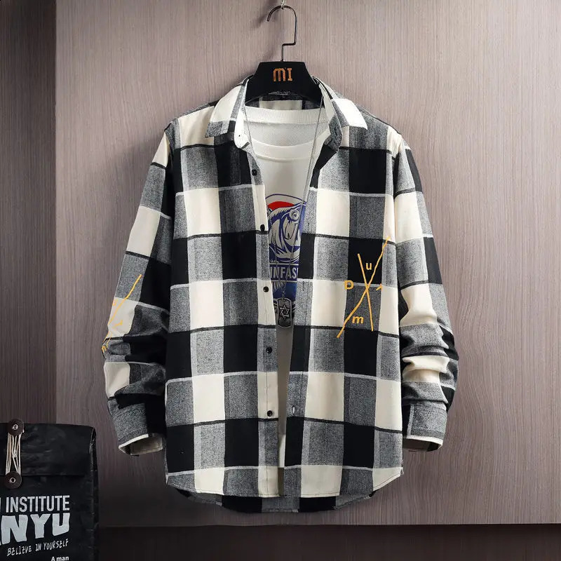 Spring and Autumn Mens Lapel Loose Plaid Button Printed Pocket Casual Fashion Elegant Commuting Long sleeved Shirt 240815