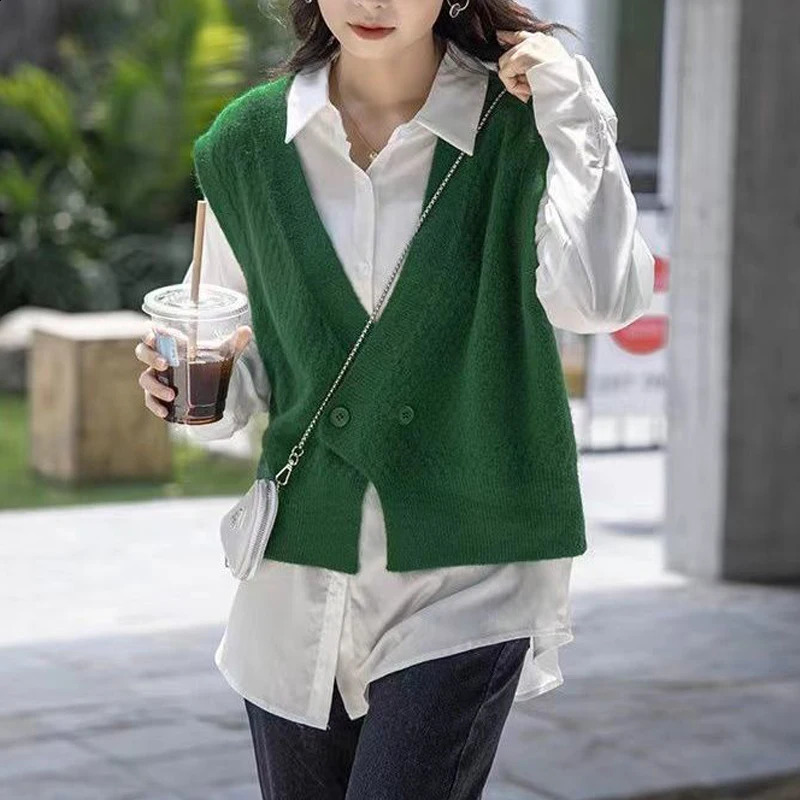Retro minimalist style solid loose sleeveless fully matched knitted sweater vest womens spring and autumn fashion casual chic street top 240819