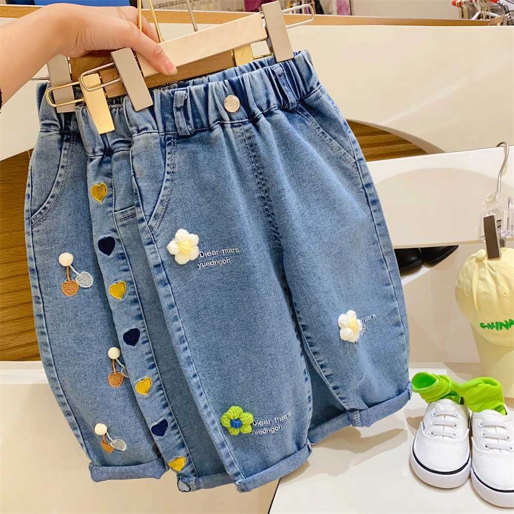 1-6 year old girls jeans for spring and autumn casual elastic waist childrens embroidered jeans 2024 new childrens loose jeansW240819