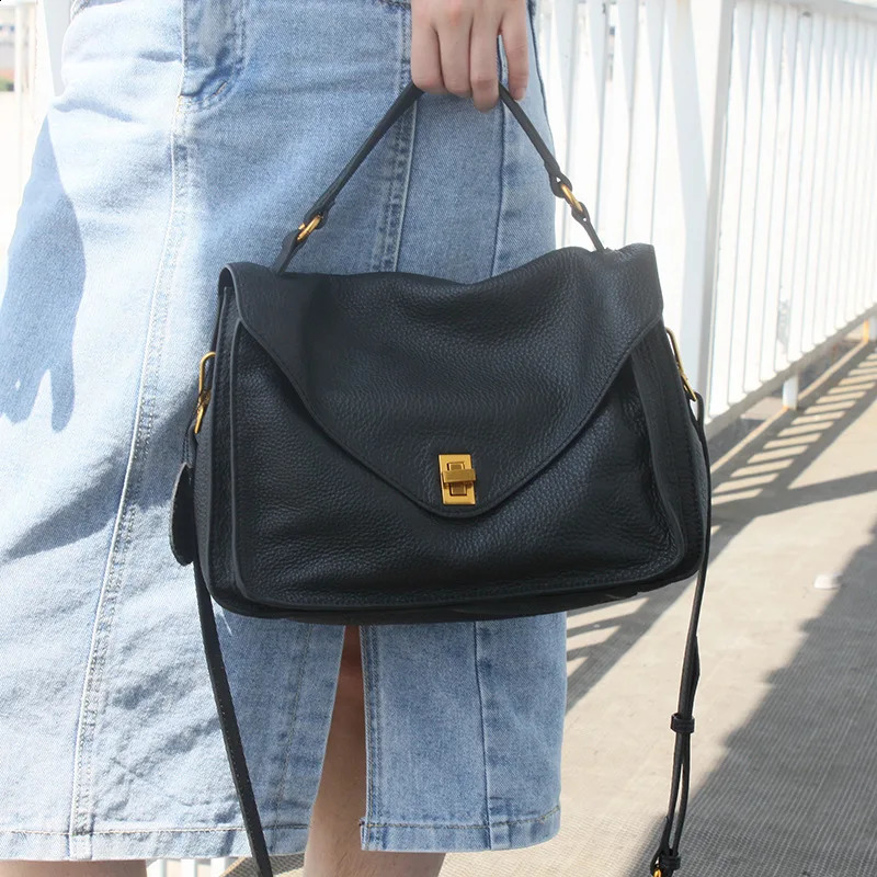 Womens messenger bag genuine leather shoulder cross body bag womens high-quality large capacity business briefcase handbag 240819