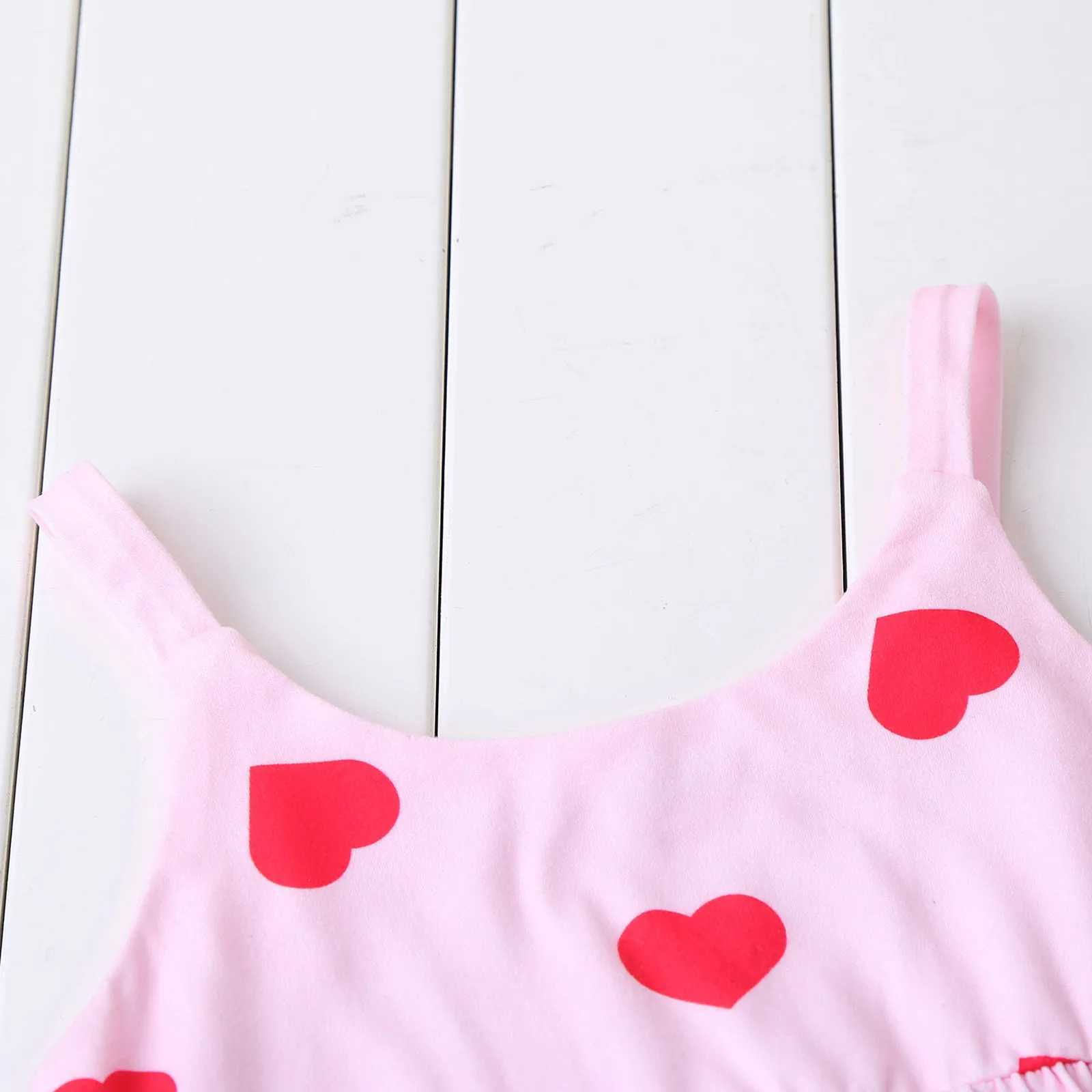Baby jumpsuit baby print headband Valentines Day heart girl sleeveless love girl jumpsuit baby jumpsuit W240806