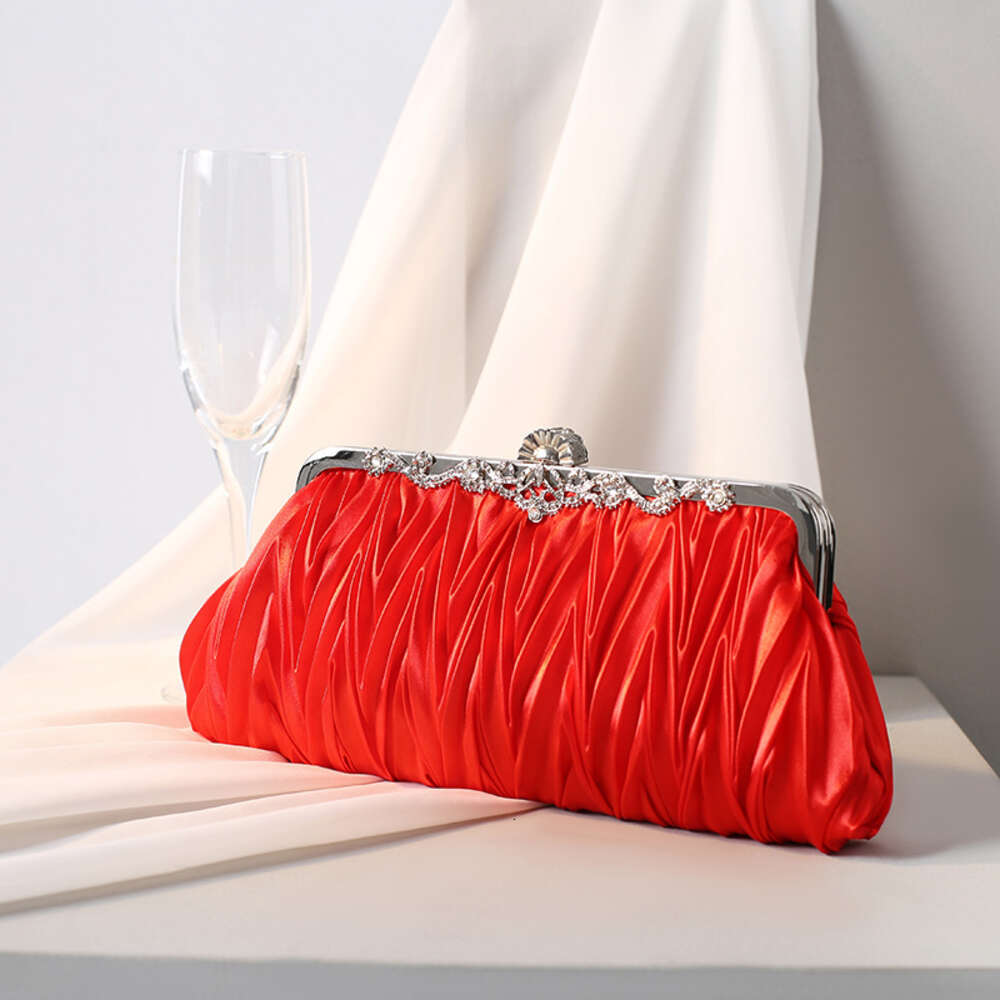 2025S Fashion Designer New Pleated Women s Bag Banquet Handbag Bride s Wedding Dress Evening Dress Bag