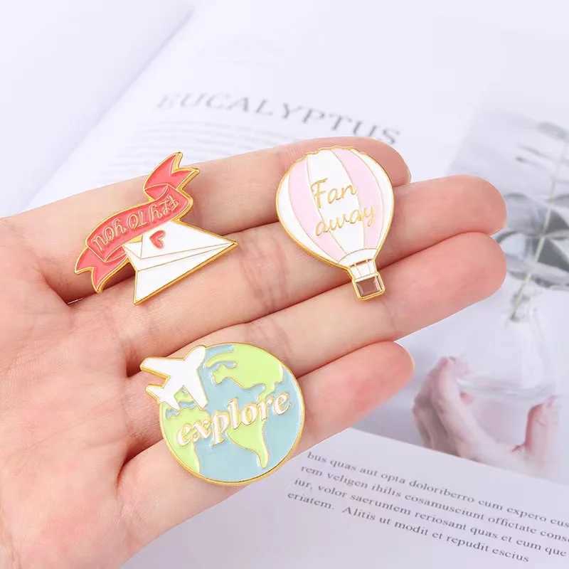 Customized Sweet Travel Enamel Pin Airplane Postcard Hot Air Balloon Suitcase Brooch Collar Badge Backpack Jewelry Gift for Friends W240815