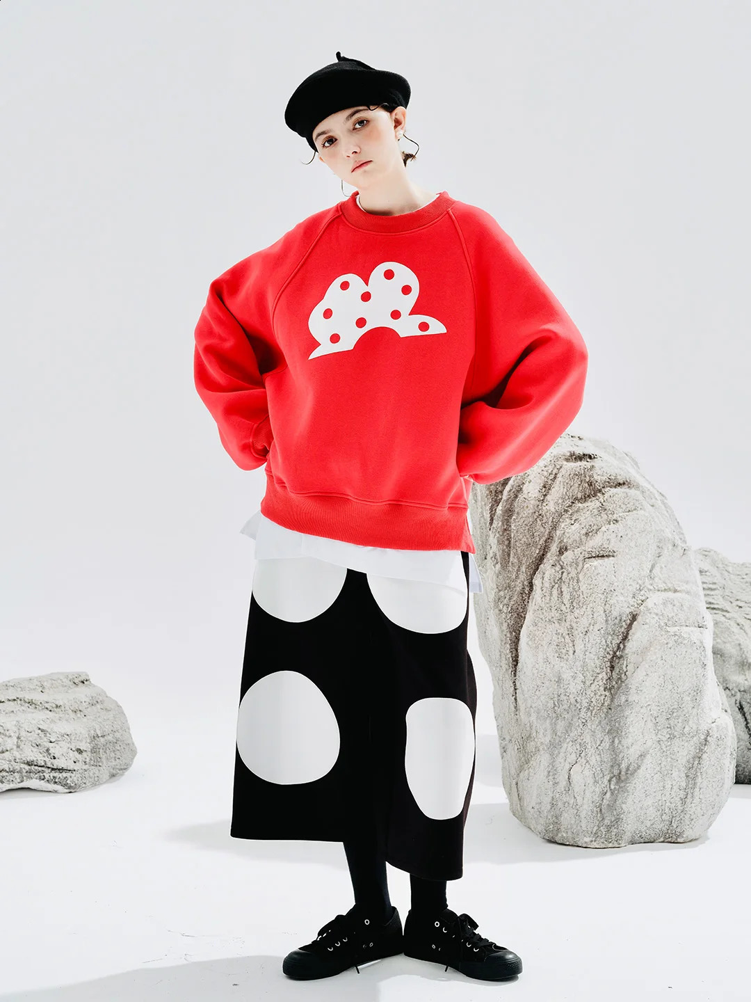 Imakokoni original air layer decal round neck hooded sweatshirt for spring and autumn 234264 240819
