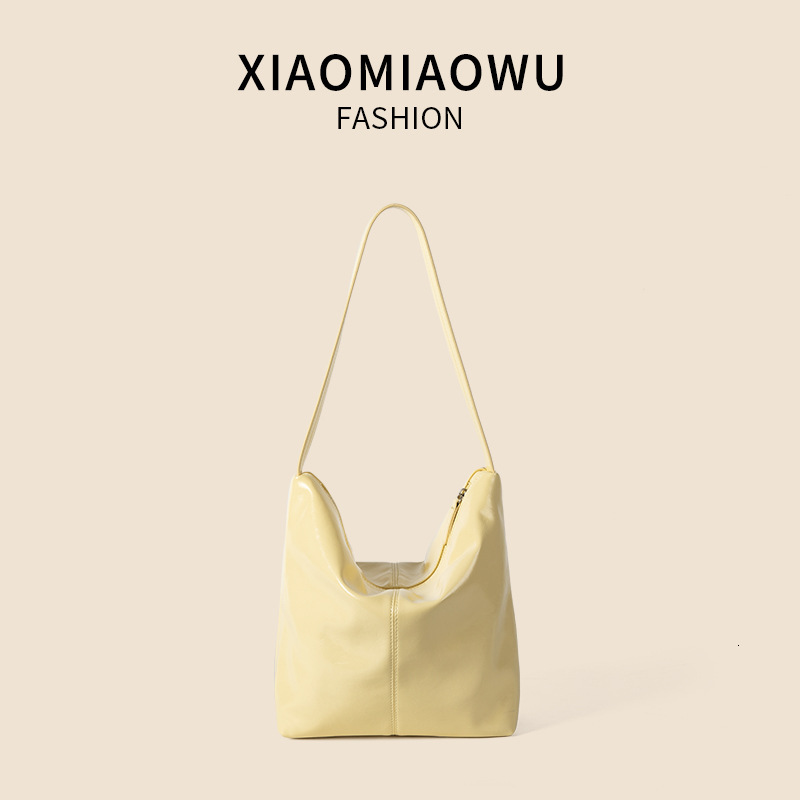 Summer new soft leather hanging armpit bag, yellow for girls, high-end, minimalist and lazy style, large capacity commuting bag