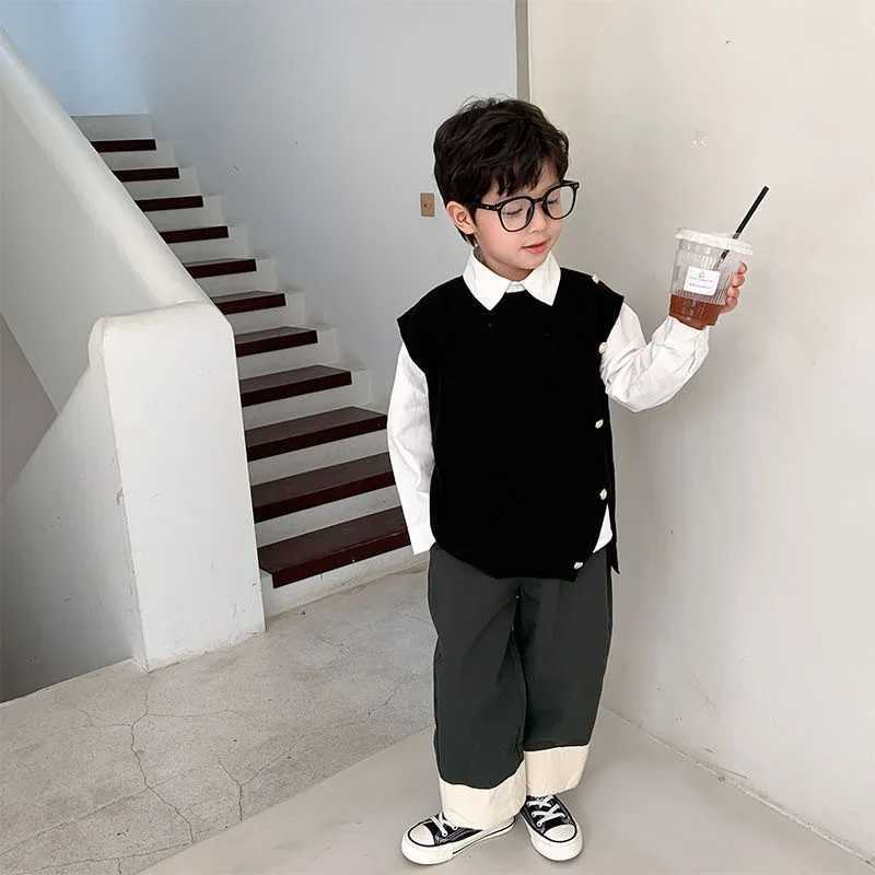 Kids Vests 2024 Autumn Childrens New Style Knitted Vest Korean College Style Sleeveless Knitted Sweater Boys Knitted VestXJ240819