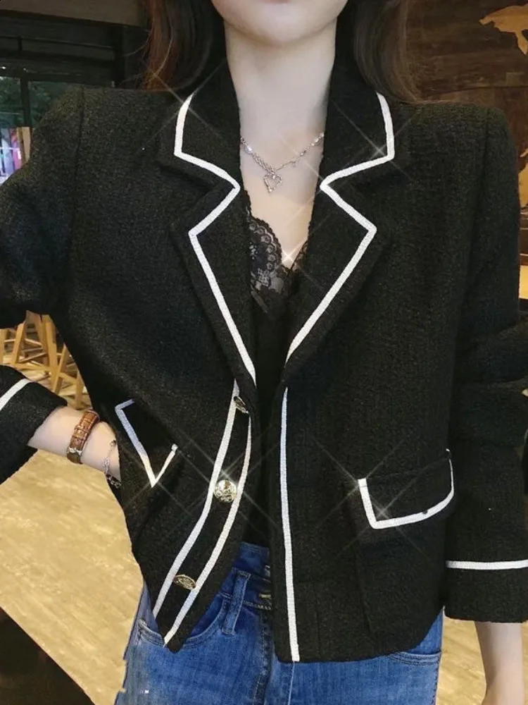 Autumn vintage womens Y2k coarse woolen jacket Korean temperature ultrathin suitable for outerwear patch workwear fashionable single chest elegant top
