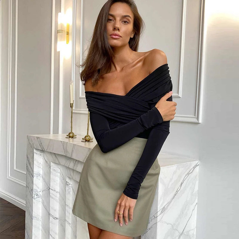 Autumn Black Bodysuits Women Sexy Backless Solid Corset Slim Fashion Crossed Bodysuits Long Sleeves Casual Lady Knitted Rompers 240819