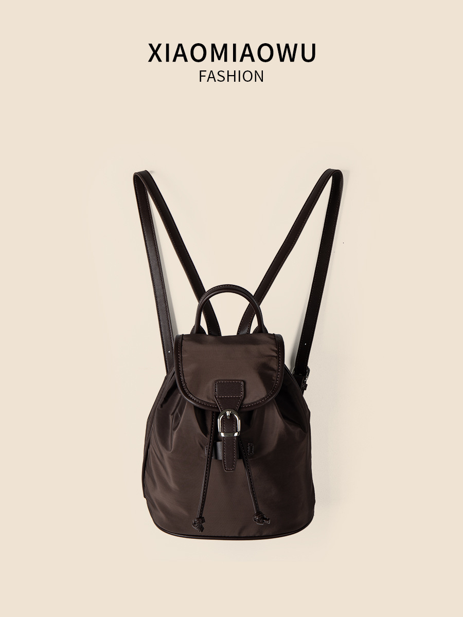 Leisure drawstring drawstring, large capacity nylon bag, high-end feel, flip cover, simple and fashionable Korean backpack for students