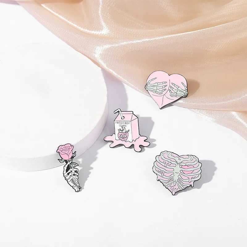 Flower Skeleton Chest Rib Cage Rose Heart Embrace Milk Punk Skull Custom Enamel Collar Badge Gothic Jewelry Party Gift W240815