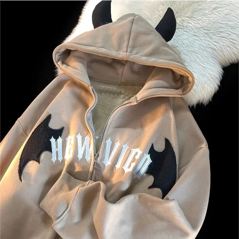 AutumnWinter European American Velvet Vintage Sweater for Women Cardigan Zipper Coat Letter Splice Cute Double Corner Hoodie 240819