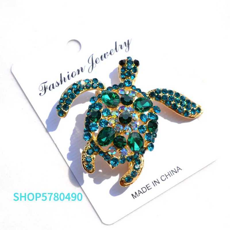 Green crystal turtle chest rhinestone chest womens coat clothing womens gift elegant breast clip fashionable jewelry W240815