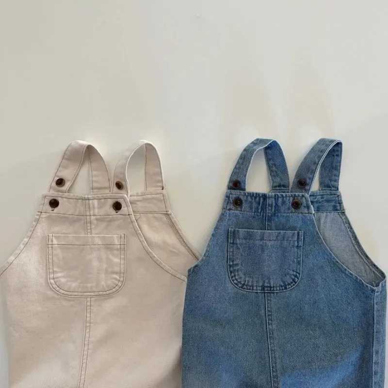 2024 Childrens Spring Jeans Suspension Childrens Casual Pants Boys Fashion Jeans Outerwear Baby Autumn Pocket jumpsuit W240806
