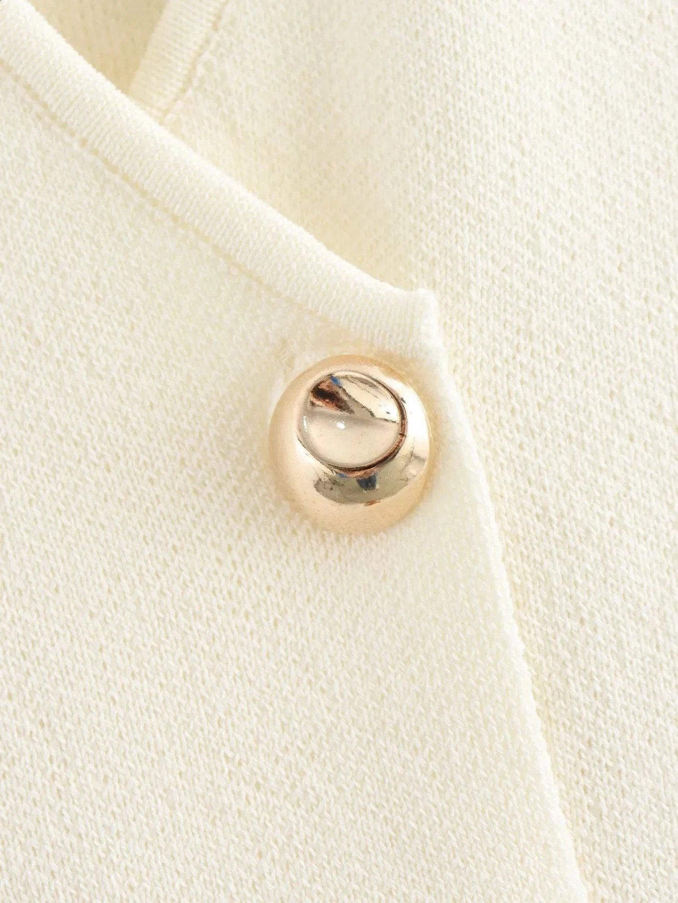 Yuyang Womens Beige Knitted Tank Top Button Vneck Sleeveless Sweater Fashion 240819