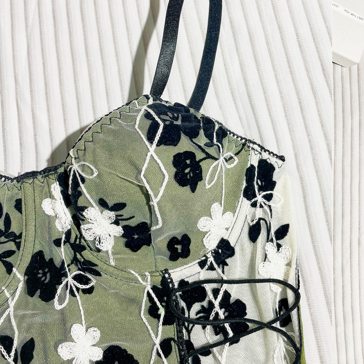 Women's Side Lace Mesh Criss-Cross Crop Top with Floral Embroidery - Stylish Bustier Design for a Chic Look