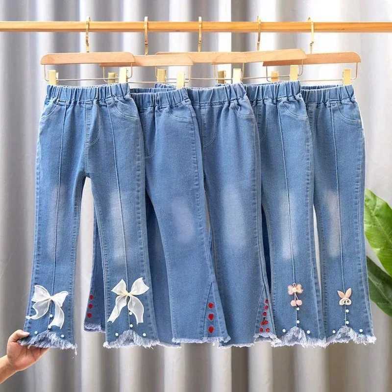 2024 New Baby Girls Fashion Jeans Retro Casual Jeans Childrens Flower Cartoon Long Clock Bottom Denim TrouserW240819