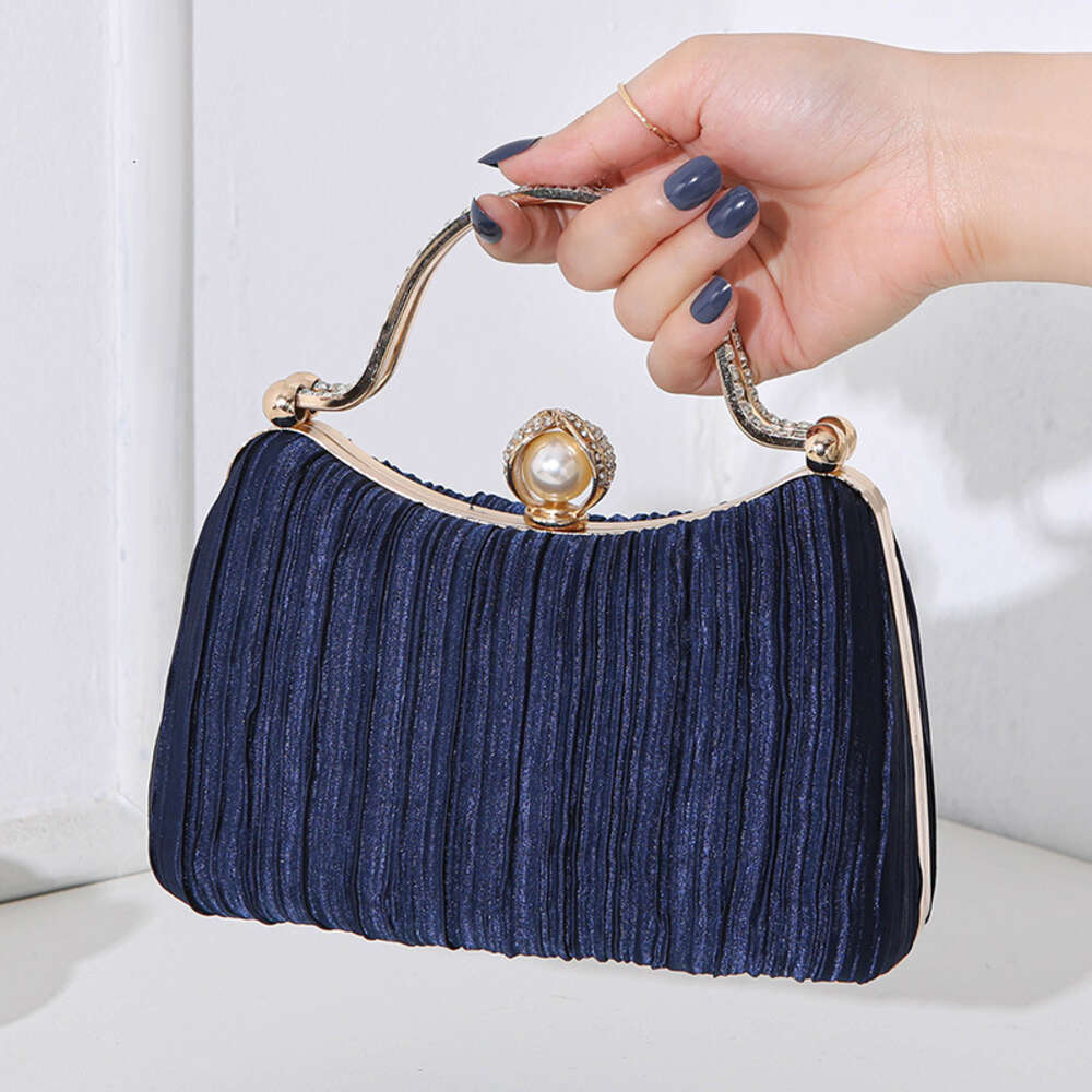 New high-end pearl dinner bag, women's handbag, socialite style formal dress, banquet pleated diamond inlaid handbag