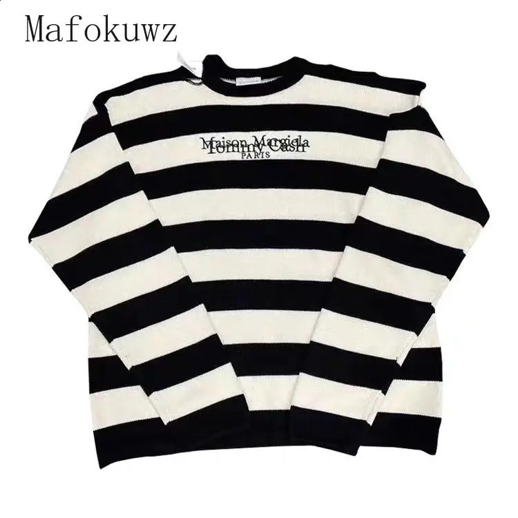 Autumn and Winter Oneck Black White Striped Embroidered Sweater for Couples Loose Casual High Street Pullover Mens Wear 240819
