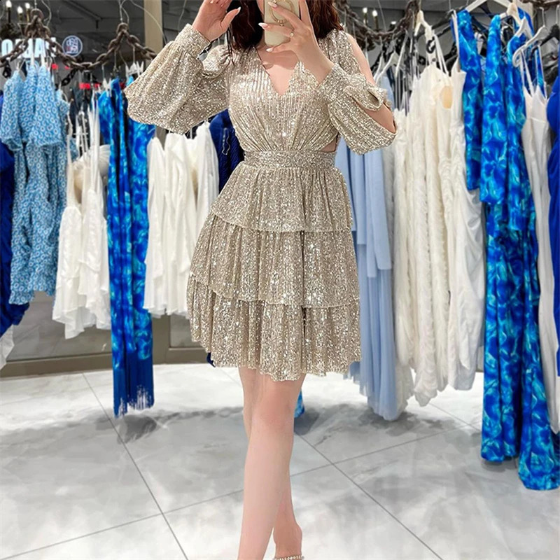 Sexy V Neck Long Sleeve Hollow Out Mini Dress Sparkling Sequins Autumn Ladies Dress Fashion Ladies High Waist Pleated Cake Dress 240819