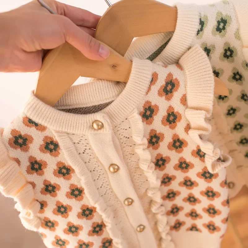 Autumn Girls Vest 2023 Sweet Childrens Sweater Lace Small Flower Baby Kids Coat Spring Single Breasted CardiganXJ240819