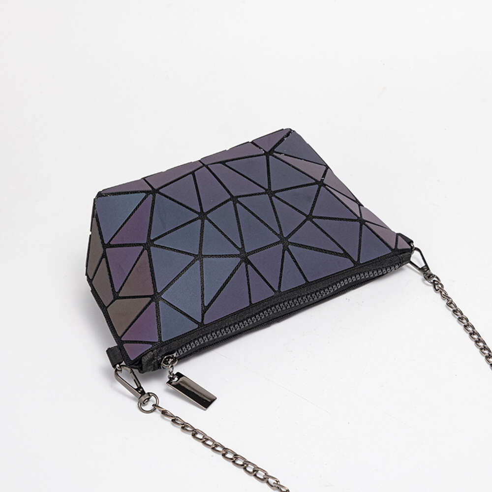 2024 new diamond grid shoulder for girls, high-end and niche, large capacity crossbody bag