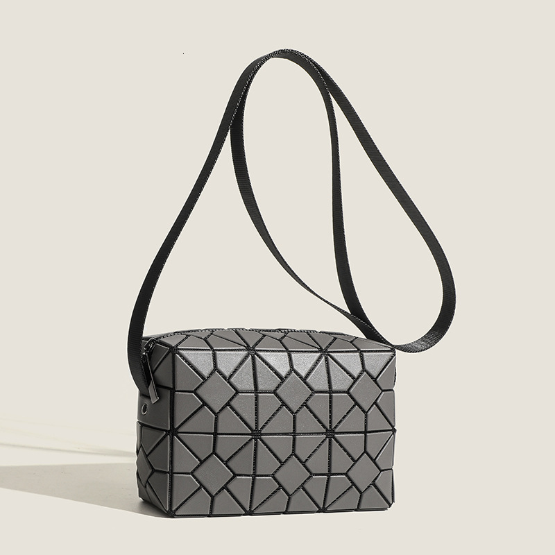 PU 2024 New Crossbody Women's Shoulder Geometric Diamond Grid Camera Bag 707