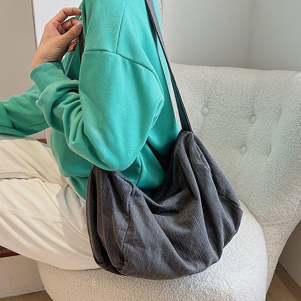 Canvas female college students in class, simple mailman artistic crossbody bag, large capacity versatile shoulder bag for women