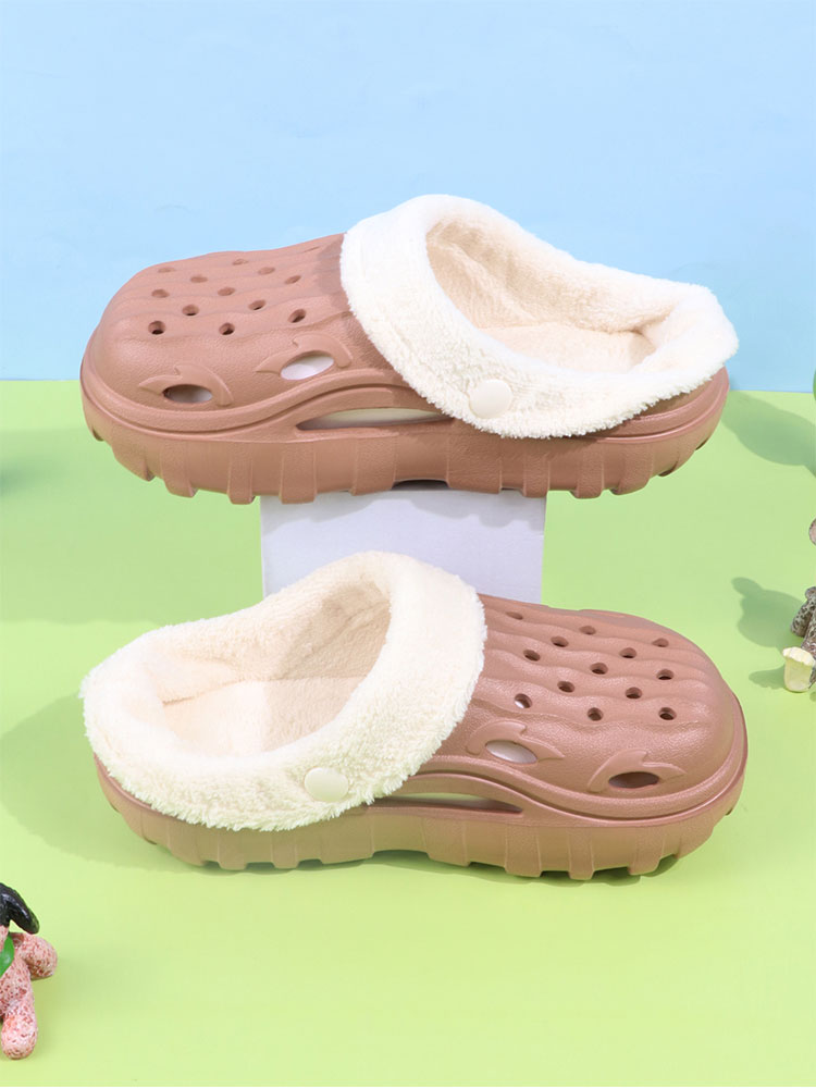 Children's black perforated shoes with winter inner lining and plush insulation for warmth. New men's and women's slippers for both boy