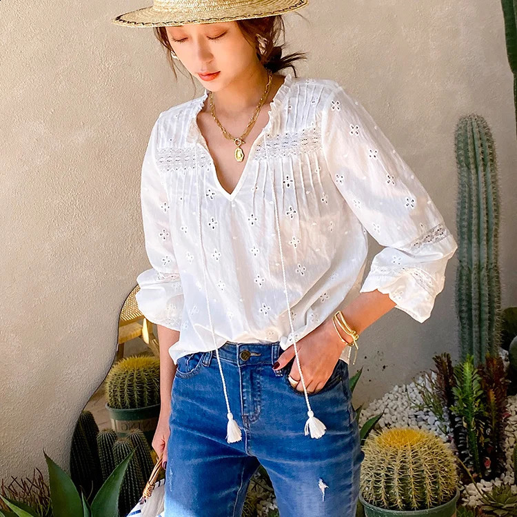 TEELYNN 100% Cotton Flower Embroidered White Lace Shirt Womens Retro Vneck Long Sleeve Autumn Blue Bohemian Top 240819