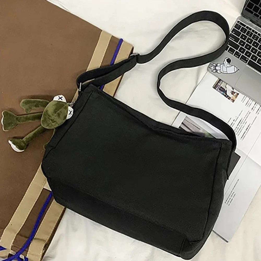Fashion messenger bag unisex casual shoulder canvas bag womens large capacity organizer cross body bag frog jewelry handbag 240819