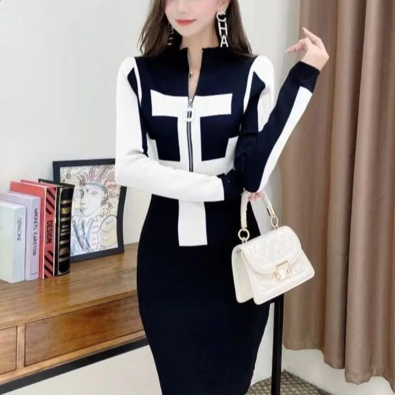 Elegant Contrasting Color Knitted Womens Autumn and Winter Zipper Mid Length Slim Fit Sexy Standing Neck Long Sleeved Dress 240819