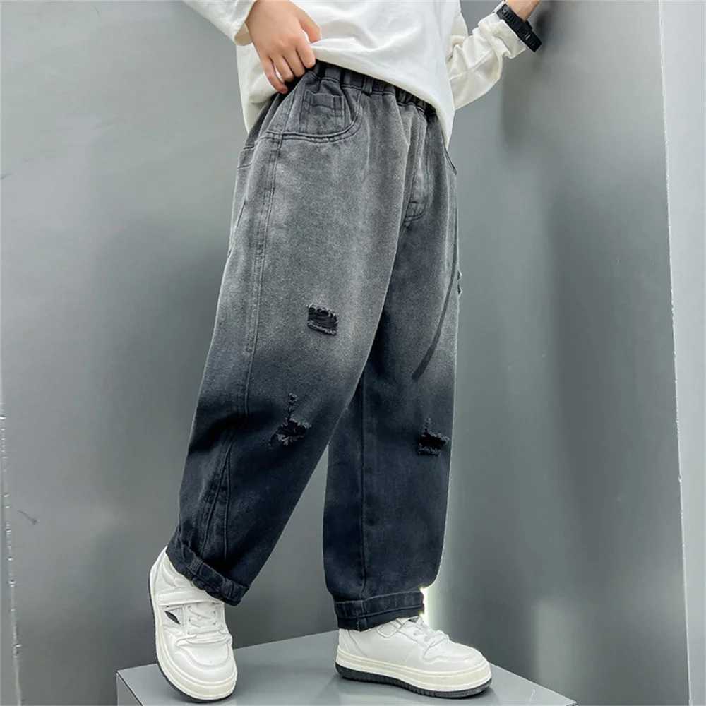 Korean version of boys street dance jeans wide leg pants childrens perforated gradient jeans childrens jeans straight leg pantsW240819