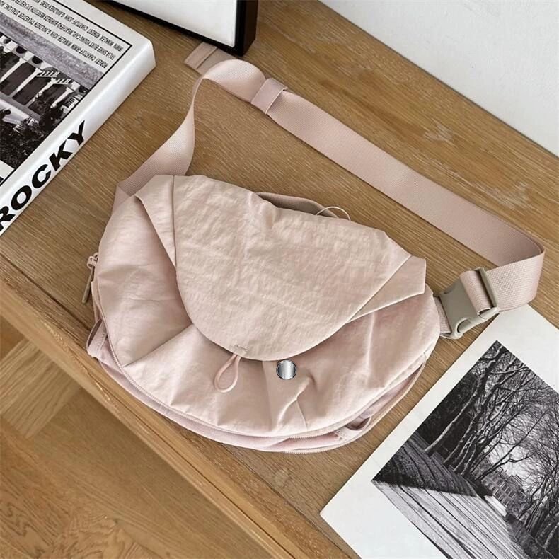 2025-- Curved Crossbody Bag Women Men Yoga Wasit Bag Portable Fanny Pack