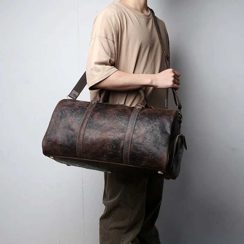 Vintage Embossed Tote High-Capacity Leather For A Short Trip Baotou Leather Belt Shoe Compartment Clothes Duffel Bag Gym Bag CL240820