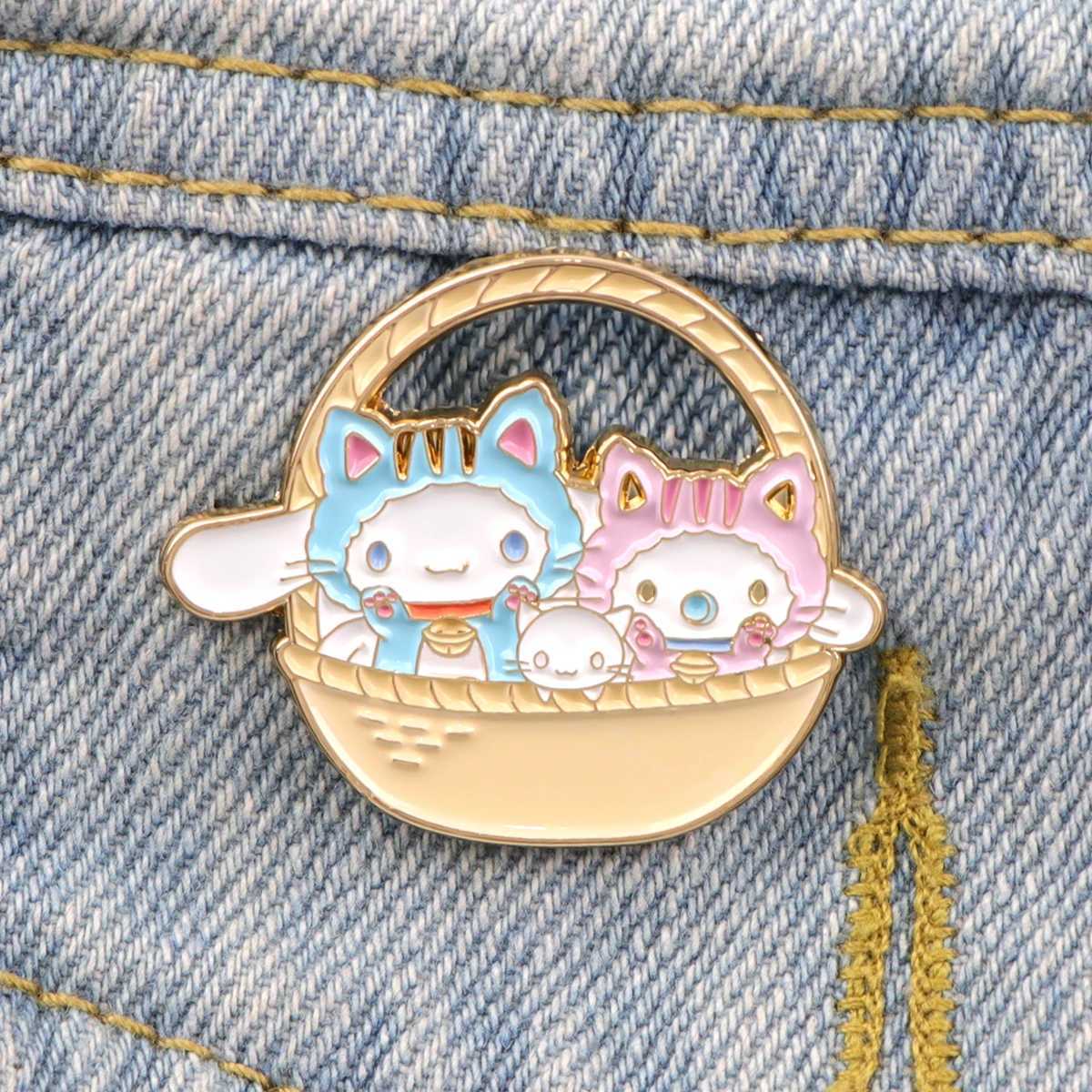 Kavay cat enamel pin cartoon womens brooch mens lapel pin badge backpack clothing accessories anime jewelry girl gift W240815